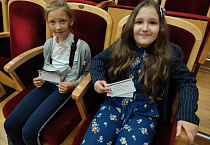 Учащиеся воскресной школы при Александро-Невском соборе побывали на спектакле в филармонии