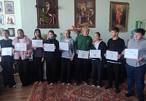 В Кургане школьники прошли путь от храма до музея