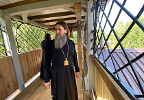 Митрополит Даниил посетил Спасо-Преображенский храм в Тёплом Стане
