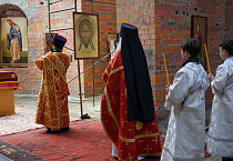 Варгашинские прихожане отпраздновали память святителя Николая Чудотворца в строящемся храме
