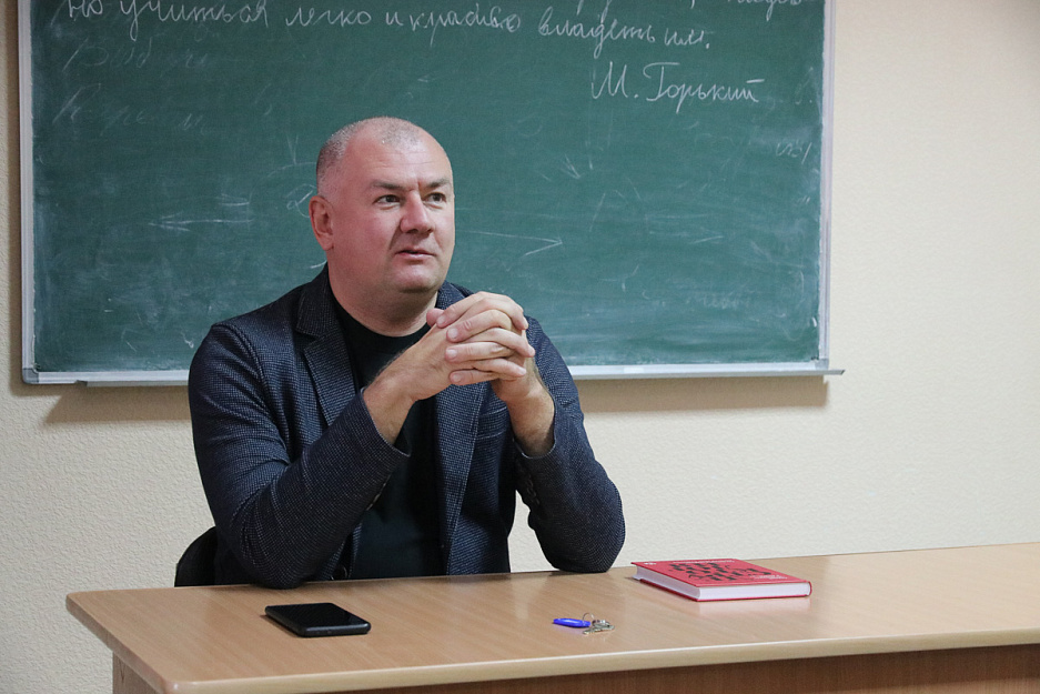 Религиовед Роман Силантьев рассказал курганским студентам о сектах и «вирусе Колумбайна»