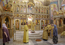 Память святителя Агафангела почтили в курганском кафедральном соборе
