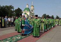 Митрополит Даниил возглавил Божественную литургию  в Каменске-Уральском
