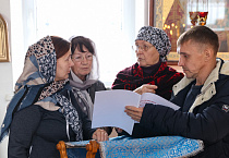 В курганском храме Порт-Артурской иконы Божией Матери прошла акция «Белые платочки»
