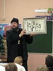 Настоятель курганского храма Матроны Московской рассказал школьникам о традициях Рождества