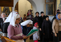 В курганском храме Порт-Артурской иконы Божией Матери прошла акция «Белые платочки»