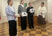 В селе Садовое старшеклассницы побывали на встрече «100 вопросов женщине»
