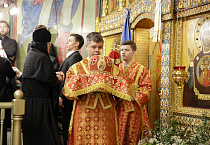 В главном соборе Зауралья встретили Пасху Христову