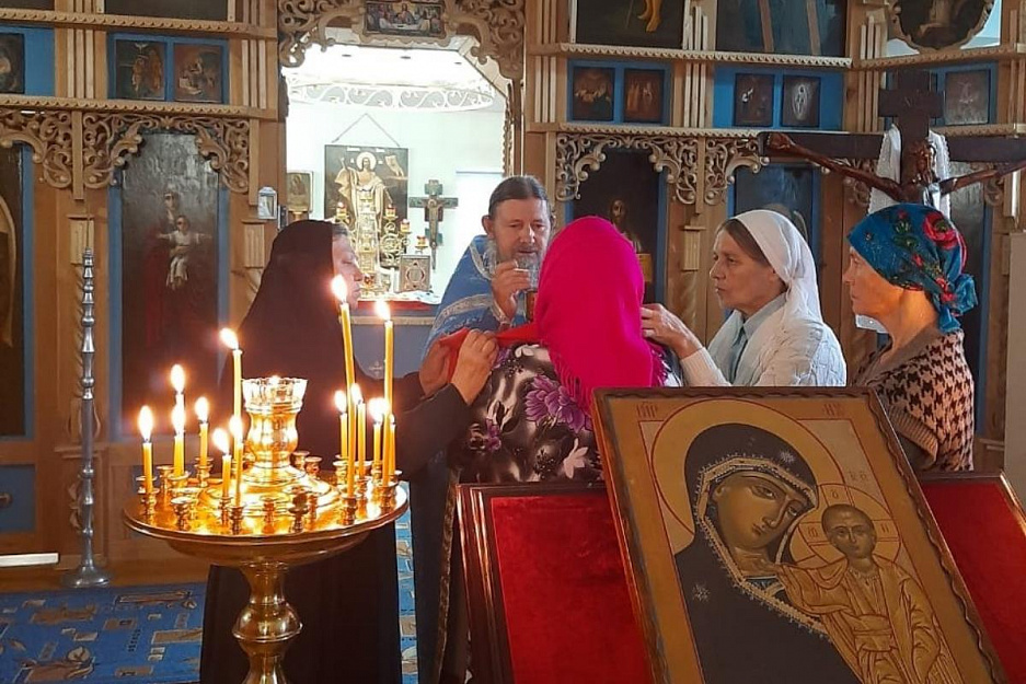В сельском храме Казанской иконы Божией Матери прошёл престольный праздник