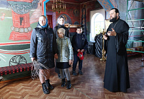 В Лебяжье юные экскурсоводы принесли в храм веточки вербы
