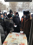 В курганском «Сквере Милосердия» добровольцы провели акцию «Жизнь – дар Божий»