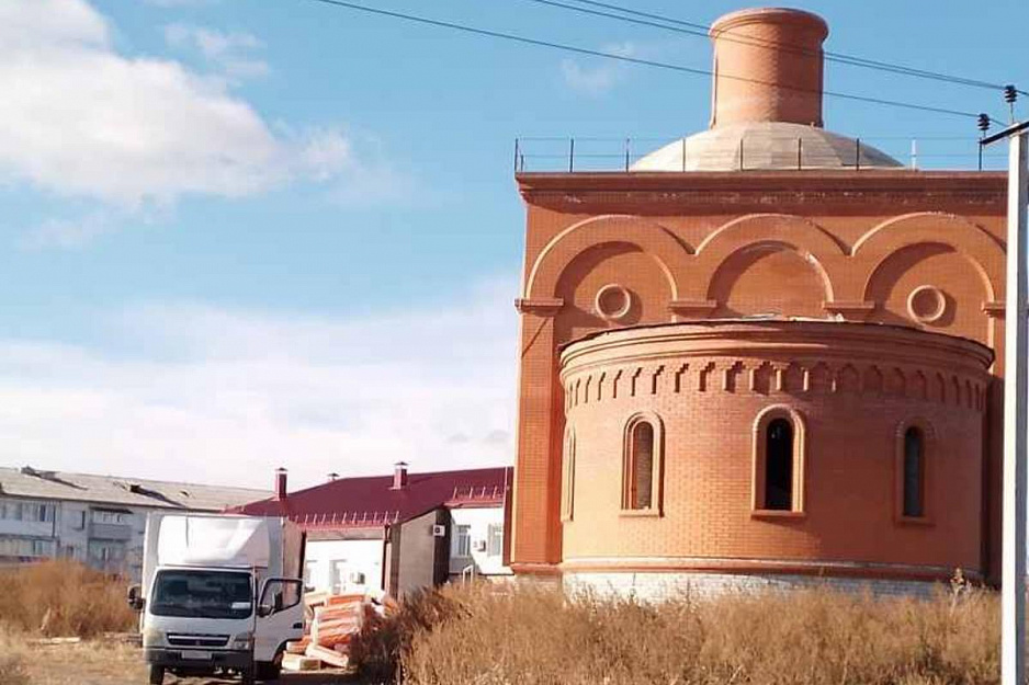 В селе Половинное продолжается строительство храма