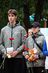 В Детском парке Кургана прошла акция в память о детях - жертвах войны в Донбассе