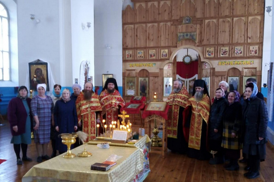 В Казанском храме села Давыдовка почтили память священников, погибших в годы революции