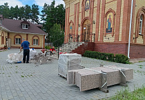 В Кетовском храме завершились работы по обновлению центрального крыльца