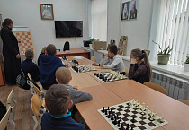 В воскресной школе Александро-Невского собора Кургана начал работу шахматный клуб