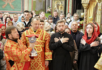 В главном соборе Зауралья встретили Пасху Христову