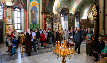 Литургия в в день Всех святых