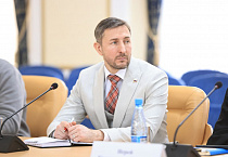 На Совете по сохранению традиционных ценностей в Кургане обсудили вопросы демографии и воспитания