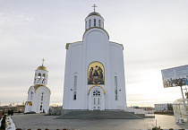 В Троицком соборе Кургана состоялась архиерейская Литургия