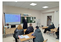 Настоятель зауральского храма выступил на родительском собрании по выбору модуля