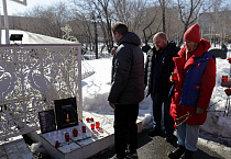 На территории Александро-Невского собора Кургана молитвенно помянули погибших при теракте в «Крокус Сити Холле»