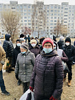 Курганский священник провёл беседы со страждущими в Сквере Милосердия