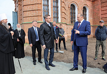 Митрополит Даниил, Николай Цуканов и Вадим Шумков осмотрели возрождаемый храм в Рычково