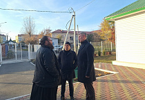 Представители власти посетили Троицкий приход Кургана