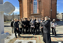 В Кургане школьники одной из зауральских школ в Светлую седмицу посетили собор и звонницу