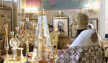 Александро-Невский кафедральный собор. Божественная Литургия