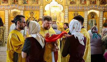 Литургия в в день Всех святых