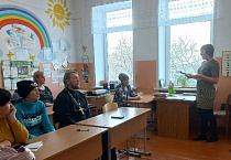 В Зауралье сельский священник пообщался с родителями школьников о выборе модуля ОРКСЭ