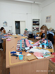 Участницы швейной мастерской «Нить добра» научились шить лоскутные одеяла
