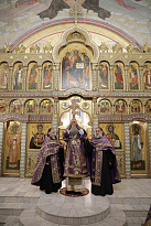 Литургия в Крестовоздвижение в кафедральном соборе Кургана