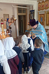 В Кургане ученики православной гимназии посещают праздничные Литургии