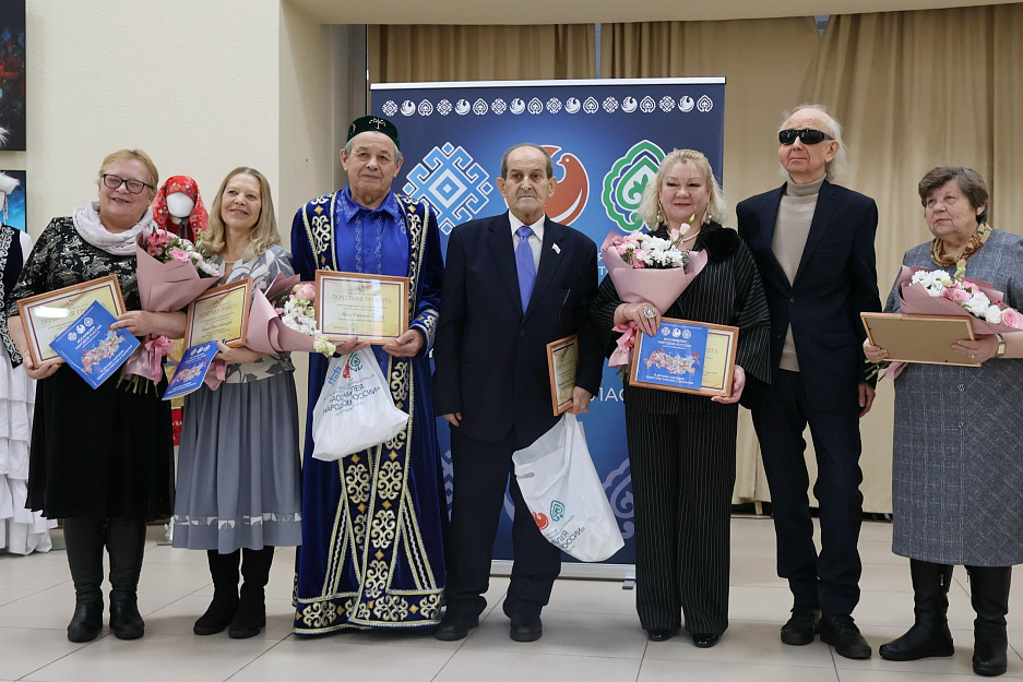 На юбилее Ассамблеи народов России Курганской области наградили руководителя пресс-службы Курганской епархии