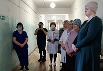 В больнице райцентра Мокроусово освятили молельную комнату