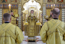 Память святителя Агафангела почтили в курганском кафедральном соборе