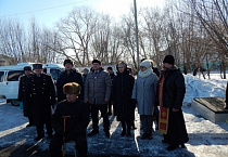 Петуховский священник вместе с пограничниками принял «Эстафету Победы»