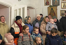В Половинном дети из «Свечи Православия» поздравили прихожан с Рождеством