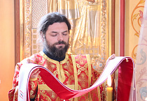Митрополит Даниил совершил Литургию в день святых жён-мироносиц