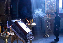 Митрополит Даниил молился в Александро-Невском соборе за первым уставным богослужением Великого поста
