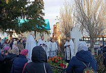 Память протоиерея Григория и матушки Нины почтили в храме микрорайона Смолино