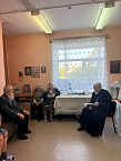 Курганский священник освятил в доме-интернате яблоки