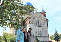 «Социальные туристы» из Кургана побывали в Введенском монастыре 