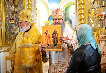 В день престольного праздника митрополит Даниил наградил активных прихожан куртамышского храма