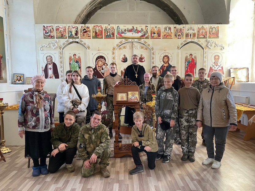 Подростки из Тюмени и зауральского села Сунгурово провели активные выходные на приходе райцентра Мокроусово