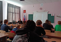 В Кургане священник вместе со школьниками принял участие в киноакции
