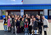 Два священника Южного благочиния посетили спектакль «Уроки столетия»